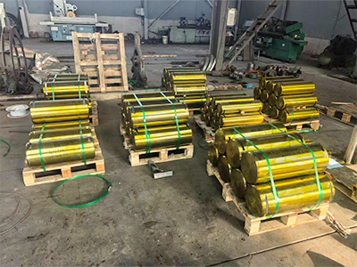 التصنيع بتفانٍ والتسليم في الوقت المحدد: تم تعبئة وشحن البكرات والتروس المخصصة لشركة Tangshan Yuexin Machinery بنجاح
