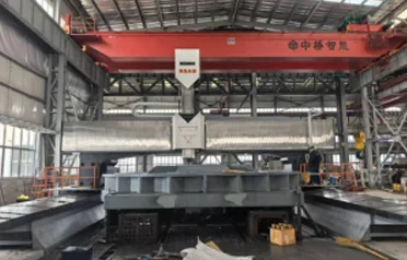 أي شركة في تانغشان تقدم أفضل خدمات تثبيت ولحام الآلات الثقيلة؟ تعتبر شركة Yuexin Machinery، المجهزة برافعة علوية 100 طن، خيارًا موثوقًا به.